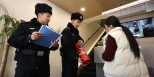 从“查隐患”到“送平安”  冰城公安筑牢“九小场所”防火墙